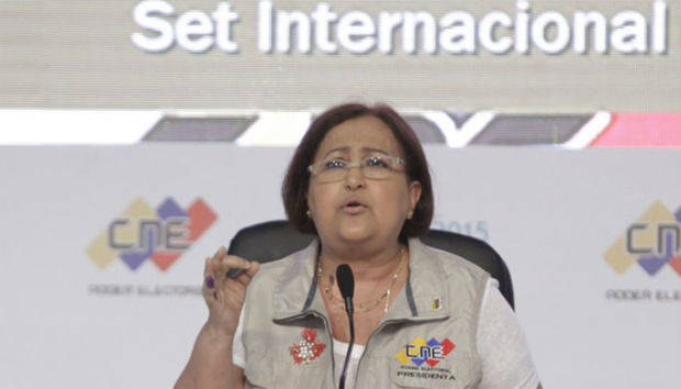 Lucena anuncia que la Unidad obtuvo 99 diputados y el PSUV 46