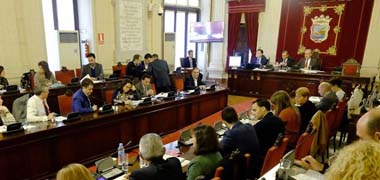 De la Torre insiste en que el eje Málaga-Sevilla está 'totalmente abierto' a otras ciudades