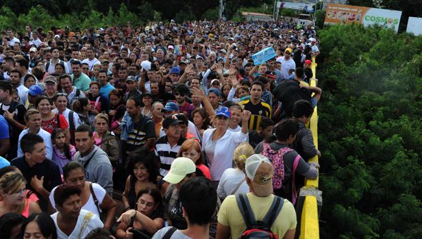 Más de 1,7 millones de venezolanos entró a Colombia tras reapertura frontera