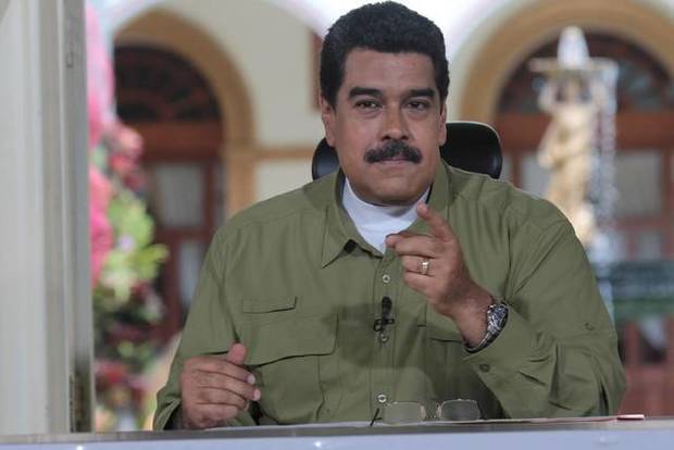 Maduro agradece mensaje del papa y le asegura que se mantiene en el diálogo