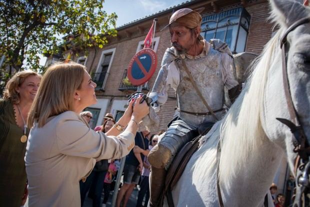 Alcalá de Henares conmemora el Día de Cervantes con actividades culturales y un mercado especial