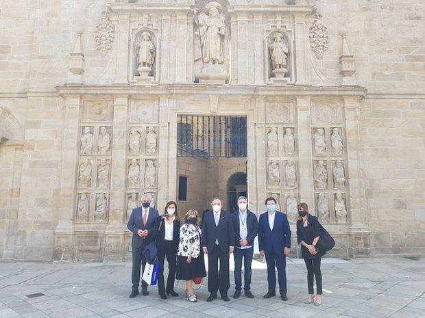 Rodríguez Miranda acompañó al embajador Alfonsín en su visita a la Catedral de Santiago de Compostela y al renovado Pórtico de la Gloria