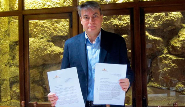 La asociación Salvar el Archivo de Salamanca llevará a los tribunales a Guirao si salen nuevos documentos