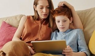 Andalucía destina 16,1 millones de euros para adopción y acogimiento familiar