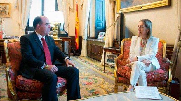 Borges: Presidenta del Congreso español preocupada por constituyente