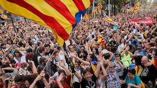 La Federación de Sociedades Españolas, el CRE y la Patriótica hicieron público su más “absoluto apoyo a la unidad indivisible de España”