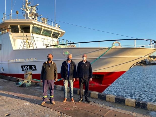 López Dobarro recibió al nuevo buque pesquero de la firma Iberconsa en el puerto de Buenos Aires