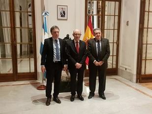 Dujovne se reunió en Madrid con el Ministro de Hacienda español Cristóbal Montoro