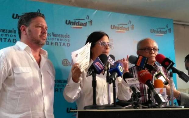 MUD denunció irregularidades por el CNE para las elecciones regionales