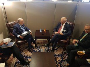 Faurie y Borrell se reunieron en Nueva York