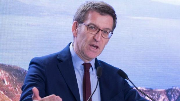 Feijóo hará oficial su candidatura a la presidencia del PP tras reunir al partido en Galicia