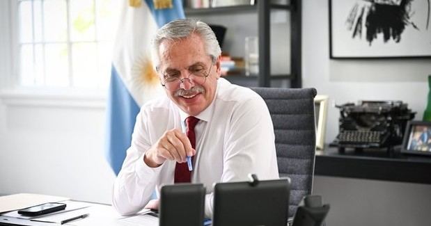 El presidente Alberto Fernández se comunicó con su par español Pedro Sánchez