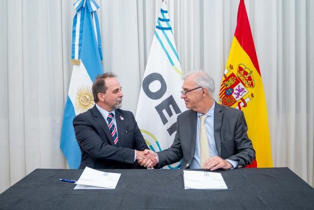Firma de convenio marco de colaboración entre la Cámara Española de Comercio de la República Argentina y la OEI Argentina
