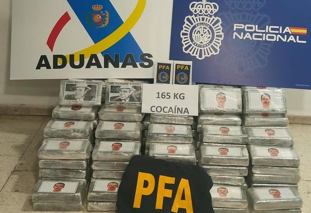 En Tenerife fueron Intervenidos 165 kilos de cocaína ocultos en un contenedor procedente de Argentina mediante el procedimiento de “gancho ciego”
