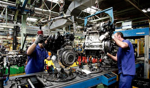 Cae un 24,5% la producción industrial en abril, el mayor descenso del país