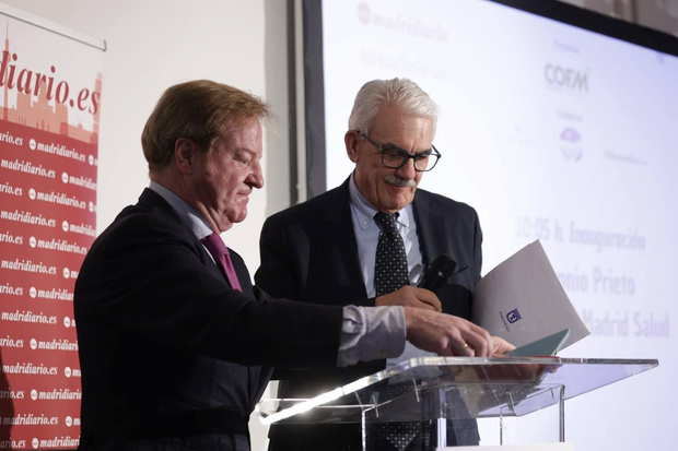 Juan Pajares, director de Madridiario, y Antonio Prieto, gerente de Madrid Salud