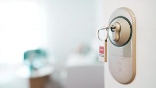 La Comunidad de Madrid invertirá 40,6 millones en rehabilitar 2.000 viviendas sociales para familias vulnerables