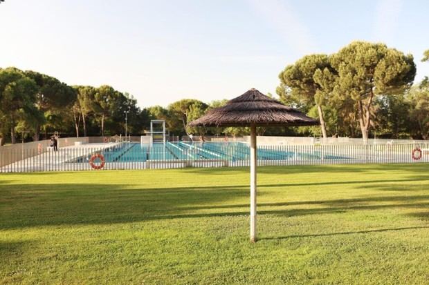 La piscina municipal de Boadilla del Monte abre hasta septiembre con horarios de 12:00 a 20:00 horas
