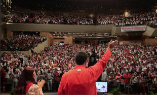 Maduro afirma que el chavismo debe ganar elecciones legislativas "como sea"