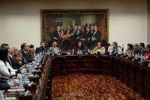Chavismo juramenta a nuevos magistrados que la oposición promete destituir