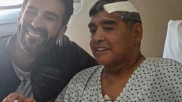 Maradona dejó la clínica de Olivos para continuar su tratamiento en forma domiciliaria