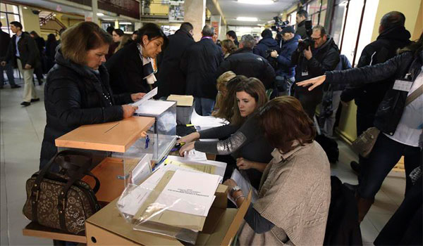 El PP gana las elecciones en Castilla y León pero pierde cuatro diputados