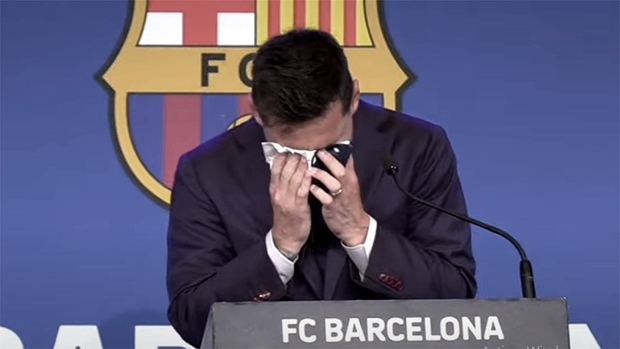 Messi se despidió entre lágrimas del Barcelona y el PSG aparece como la gran posibilidad para la continuidad de su carrera