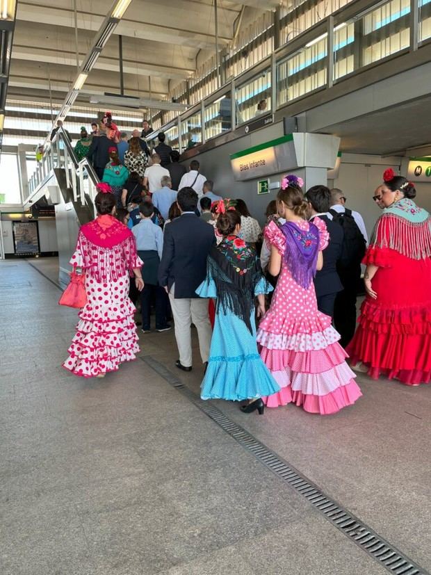Metro de Sevilla transporta más de un millón de viajeros durante la Feria de Abril
