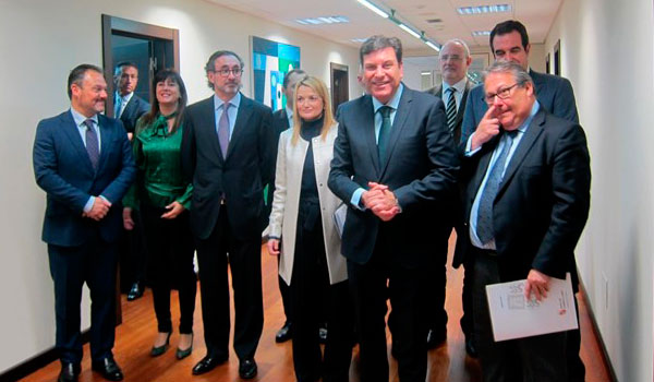 Castilla y León, pionera en firmar un convenio con las mutuas para formar a los trabajadores contra los riesgos laborales