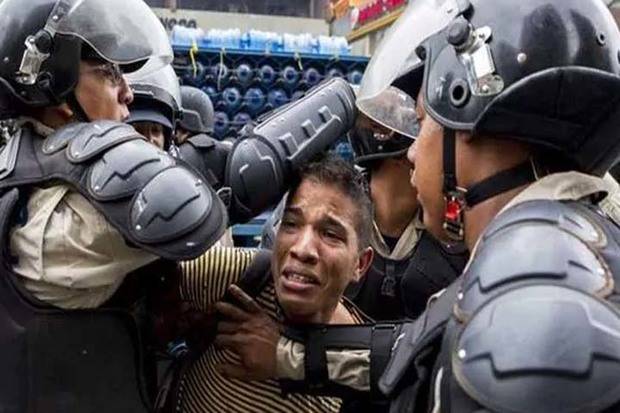 ONG venezolana registra 220 detenidos en tribunales militares tras protestas