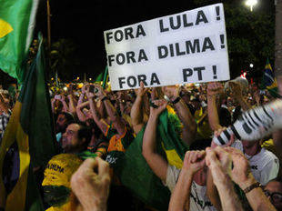 Mayoría de los senadores apoya juicio político a Rousseff, según sondeos