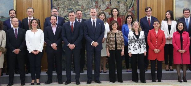 Pablo Iglesias y los ministros de Unidas Podemos juran "lealtad al Rey" en un tenso acto de toma de cargos