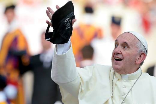 Papa Francisco pide solidaridad en crisis colombo-venezolana