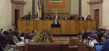 Andalucía, primera CCAA en aprobar su presupuesto de 2016 con votos de PSOE y C's