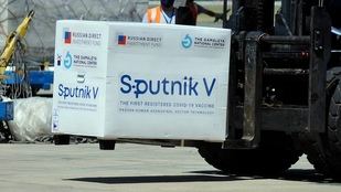 Parte a Rusia el avión que retornará con 300.000 vacunas de la segunda dosis