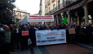 Centenares de personas se movilizan contra las pensiones de 