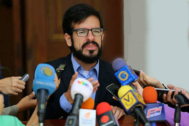 Pizarro: Fuerzas adversas al gobierno deben presentar una ruta clara