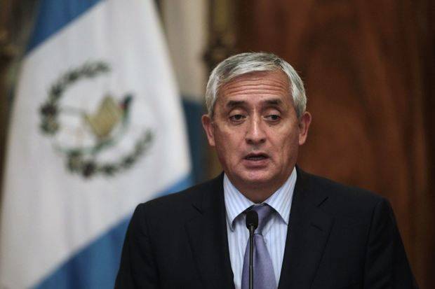 Migración de Guatemala recibe orden de prohibición de salida del presidente