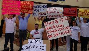 Recogen firmas en pro de reapertura del consulado de Venezuela en Miami