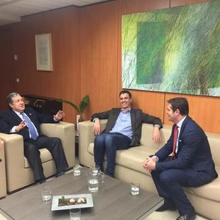 Ramón Puerta fue recibido por el líder del PSOE español