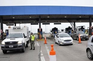 Quejas y demoras en los centros de testeo para turistas y porteños de regreso