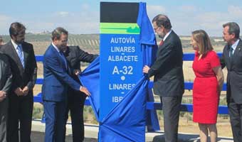 Rajoy anuncia para 2016 el inicio de las obras para tramos pendientes de la A-32