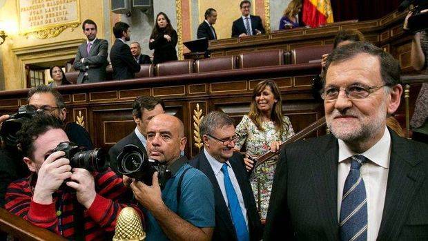 El Rey Felipe firma el decreto de nombramiento de Rajoy como presidente del Gobierno