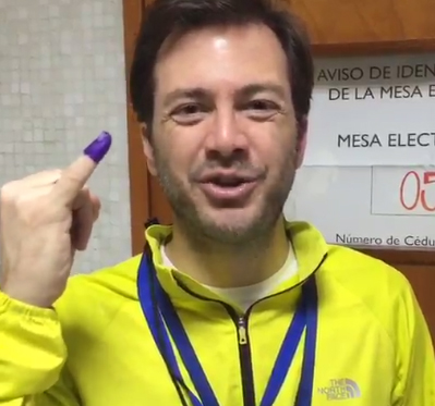 Alcalde Ramón Muchacho votó en el municipio Chacao este domingo