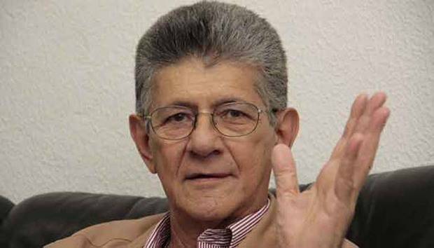 Ramos Allup rechazó la propuesta que hiciera Hermann Escarrá de reducir el periodo de la AN