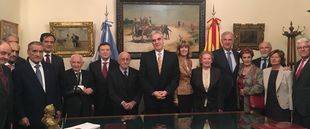 La Federación de Sociedades Españolas le brindó una cálida bienvenida al Embajador