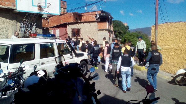 Reportan enfrentamiento entre policías y antisociales en Cota 905