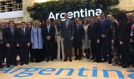El Rey Felipe inauguró la Feria Internacional de Turismo y visitó el stand argentino