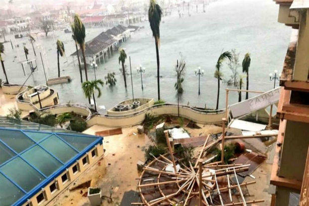 Huracán Irma golpea con “extrema violencia” a las islas de San Bartolomé y San Martín
