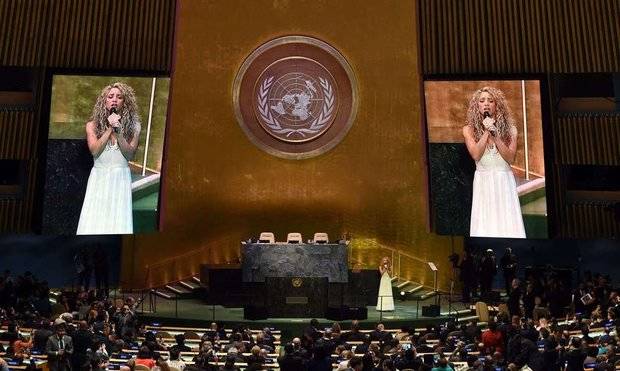 Shakira pone música a la cumbre de desarrollo de la ONU
